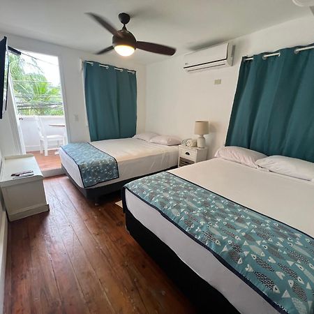 Hotel Miramar Уест Енд Екстериор снимка
