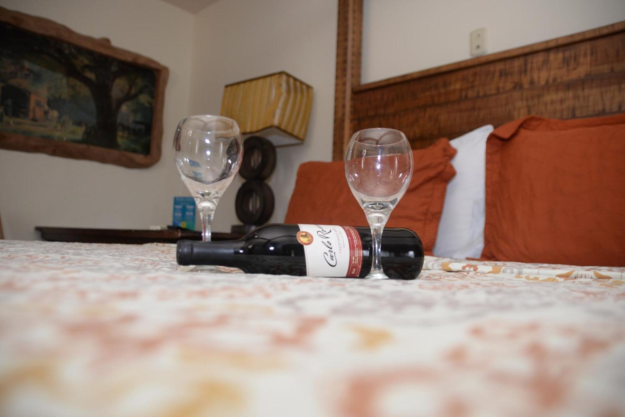 Hotel Miramar Уест Енд Екстериор снимка