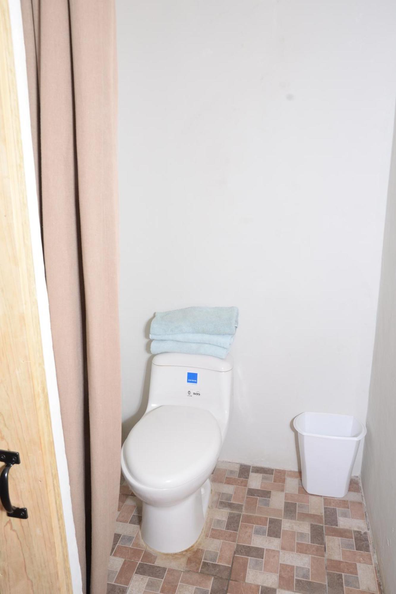 Hotel Miramar Уест Енд Екстериор снимка