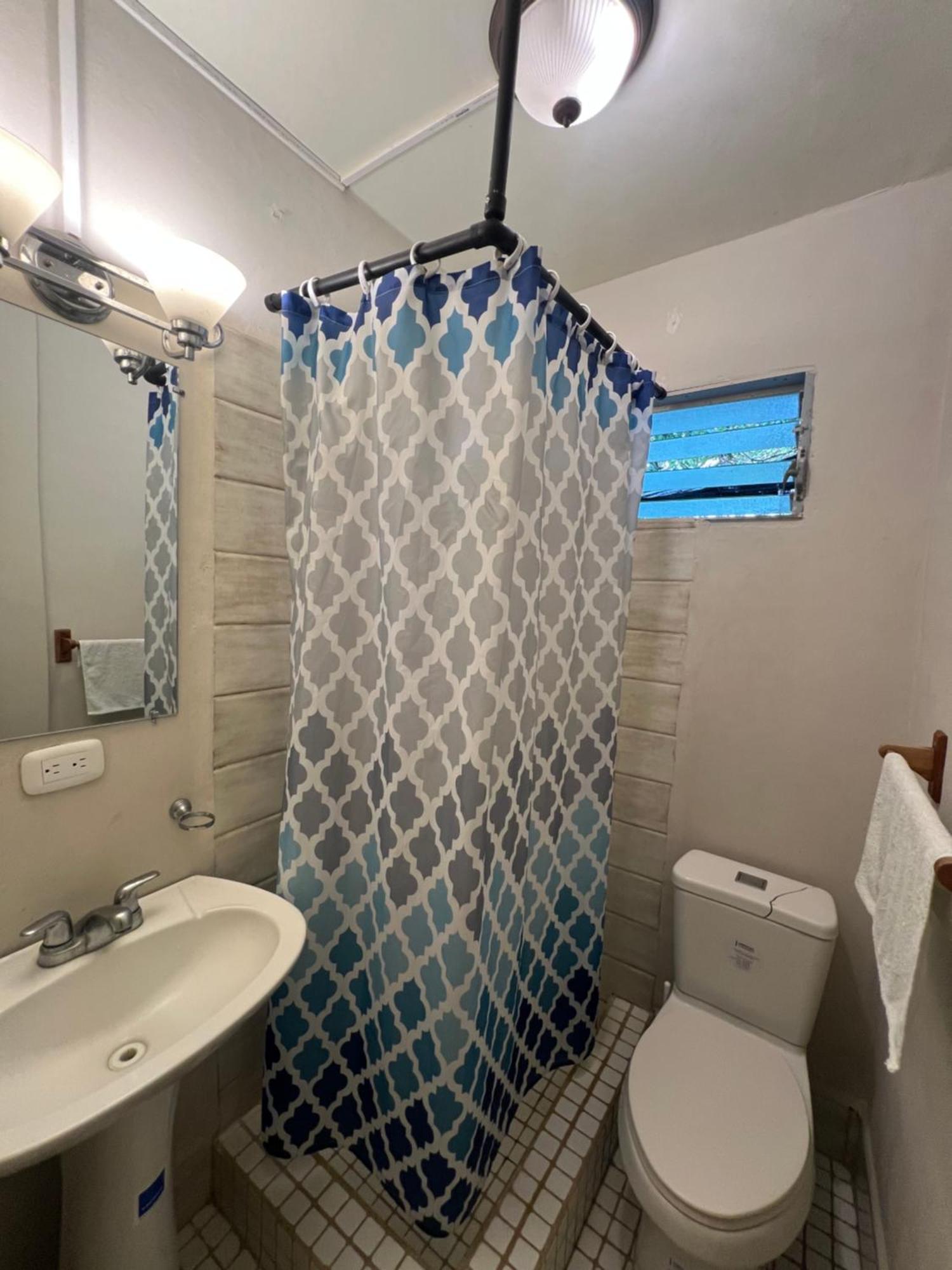 Hotel Miramar Уест Енд Екстериор снимка