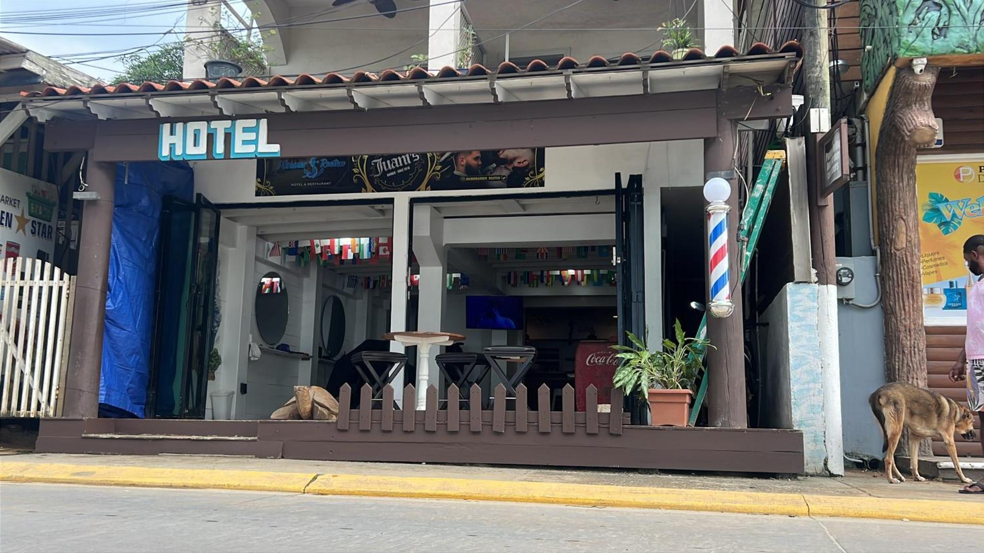 Hotel Miramar Уест Енд Екстериор снимка